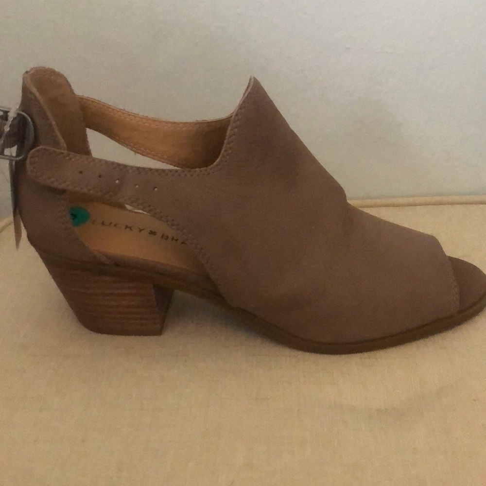 Lucky Brand women’s peep toe shoe